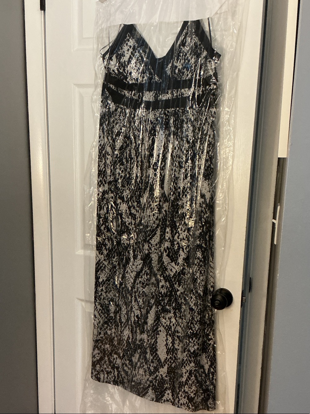 Style & Co. black and white sleeveless stretch maxi dress with a snake  pattern